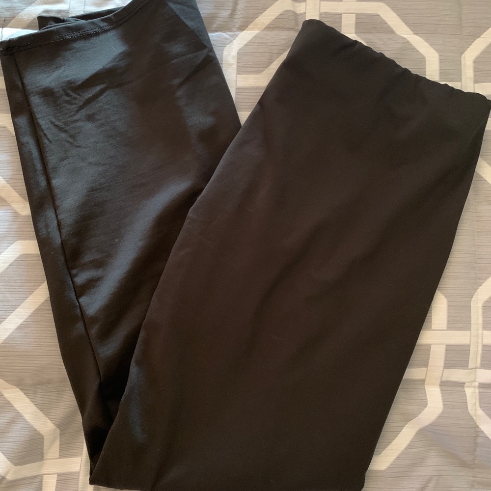 FashionNova Fitted pencil skirt